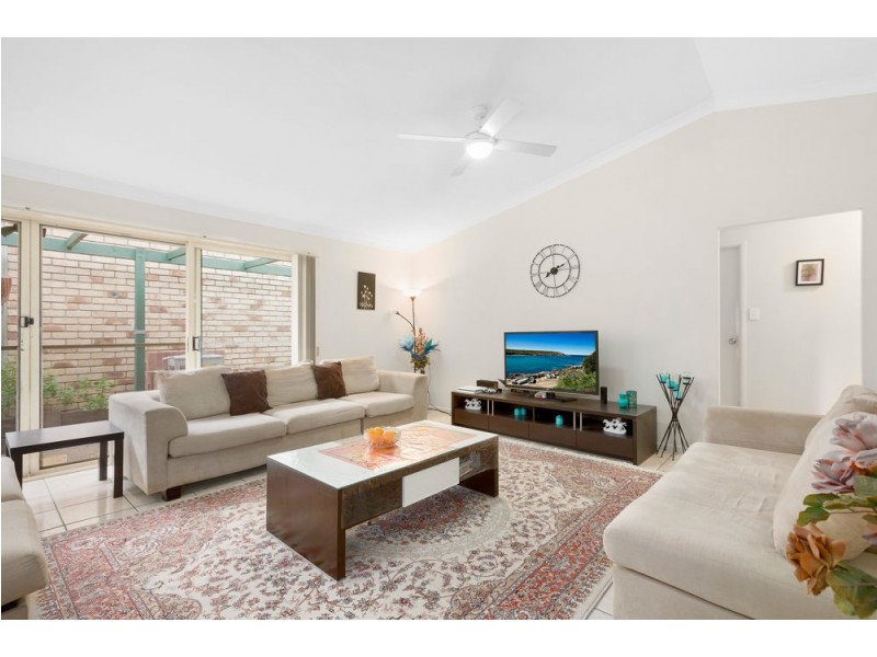 10 Summerhill Pl, Forest Lake QLD 4078