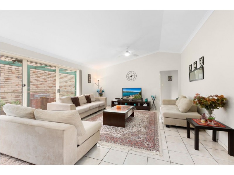 10 Summerhill Pl, Forest Lake QLD 4078