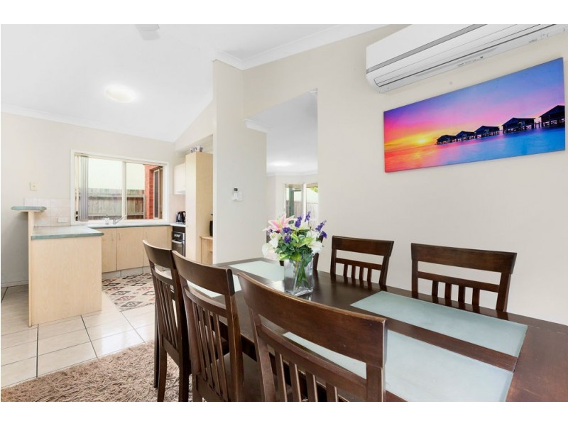 10 Summerhill Pl, Forest Lake QLD 4078