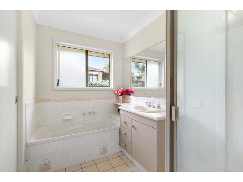 10 Summerhill Pl, Forest Lake QLD 4078