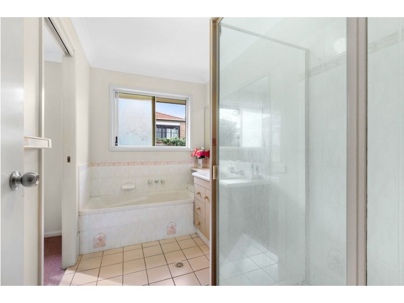 10 Summerhill Pl, Forest Lake QLD 4078