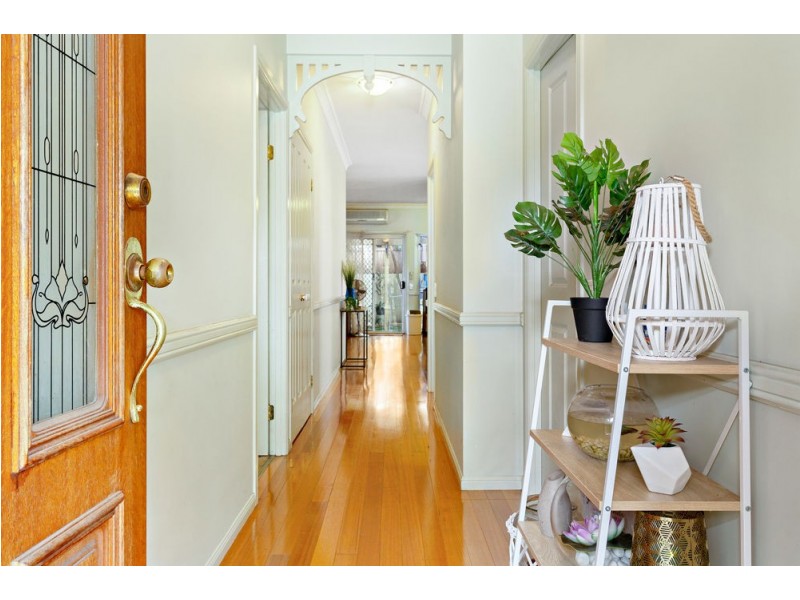 4 Halifax Court, Forest Lake QLD 4078