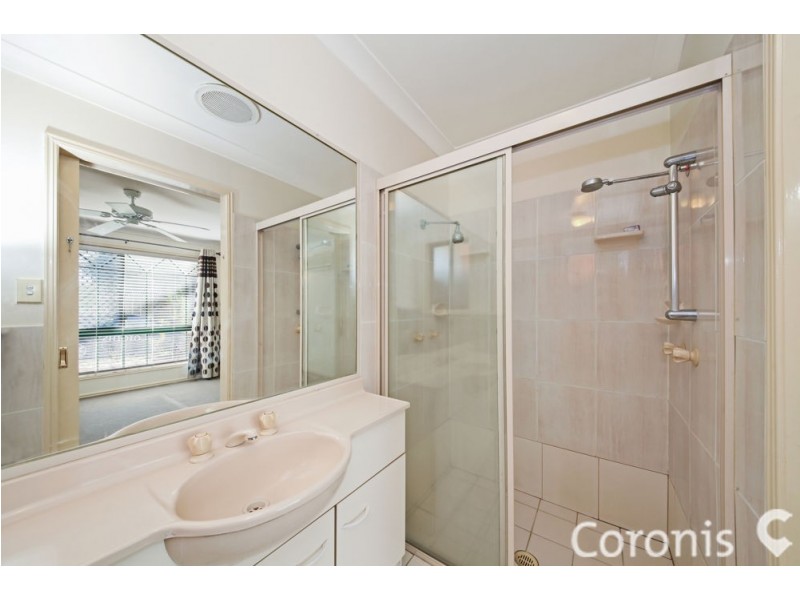 33 Acorn Cct, Forest Lake QLD 4078