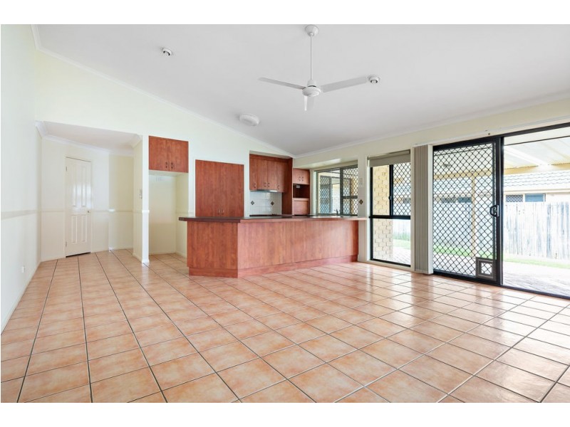 8 Battersea Close, Forest Lake QLD 4078