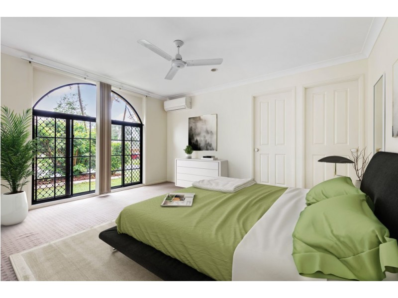 8 Battersea Close, Forest Lake QLD 4078