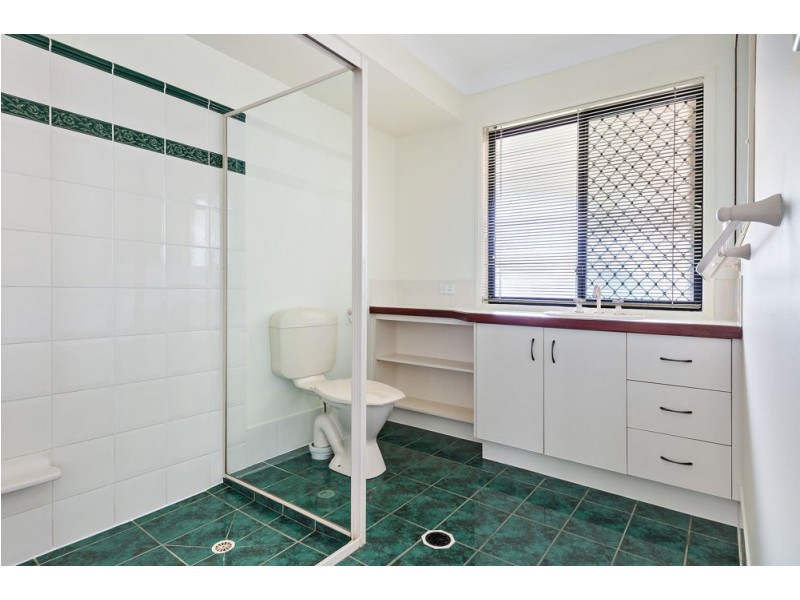 8 Battersea Close, Forest Lake QLD 4078