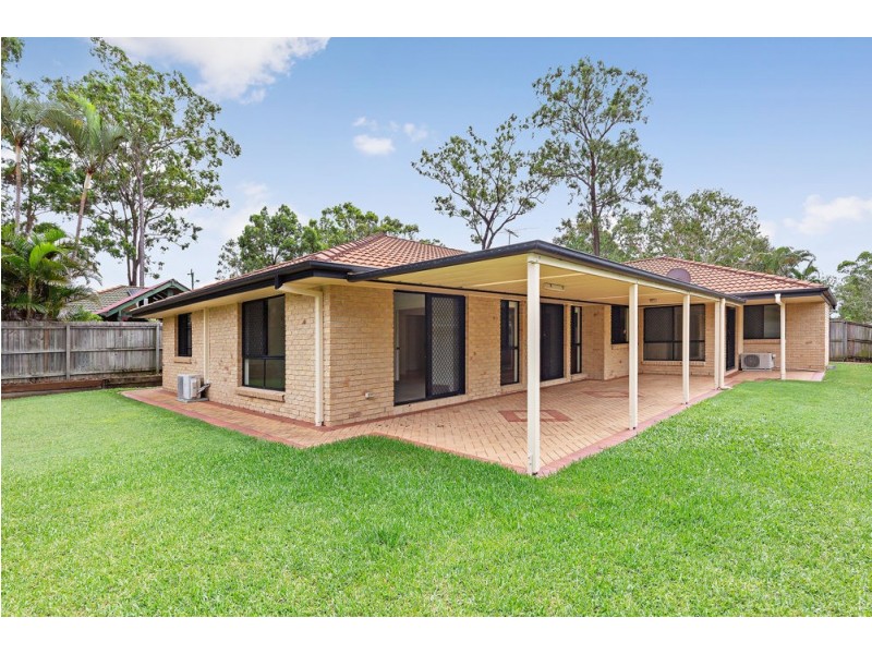 8 Battersea Close, Forest Lake QLD 4078