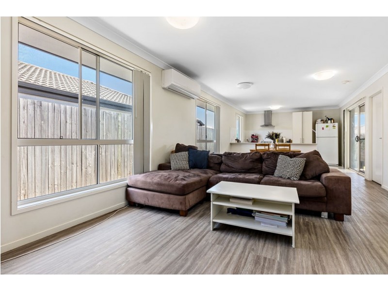 15 Hallvard Crescent, Augustine Heights QLD 4300