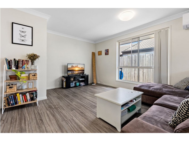 15 Hallvard Crescent, Augustine Heights QLD 4300