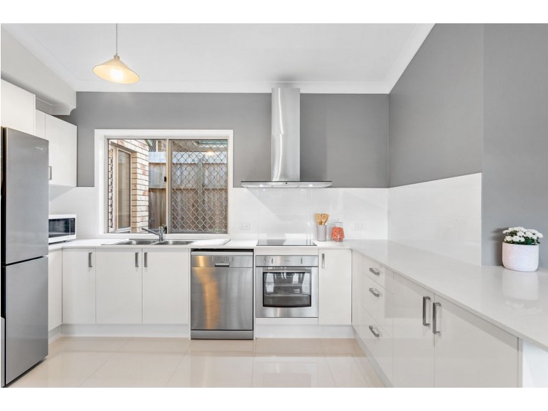 12 Wentworth Close, Forest Lake QLD 4078