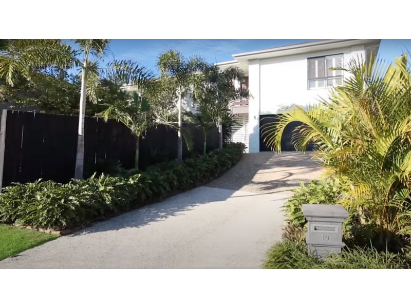 19 Lakeview Place, Springfield Lakes QLD 4300