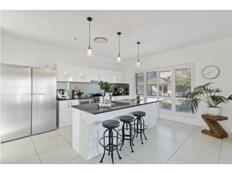 19 Lakeview Place, Springfield Lakes QLD 4300