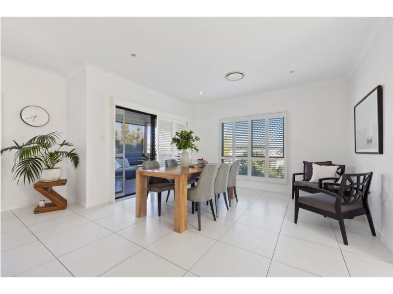 19 Lakeview Place, Springfield Lakes QLD 4300