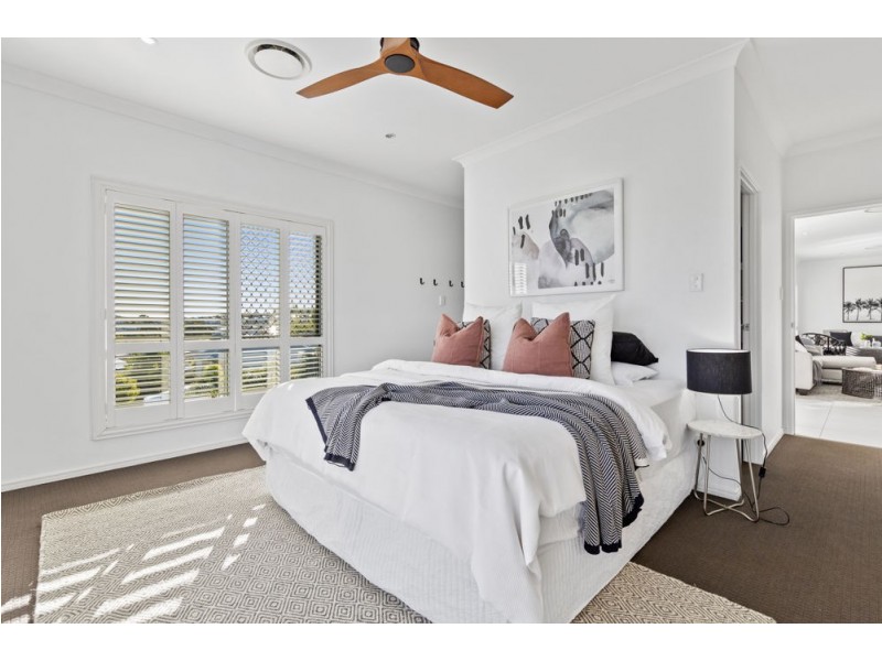 19 Lakeview Place, Springfield Lakes QLD 4300