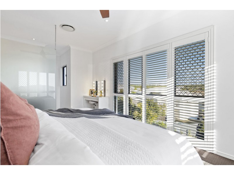 19 Lakeview Place, Springfield Lakes QLD 4300