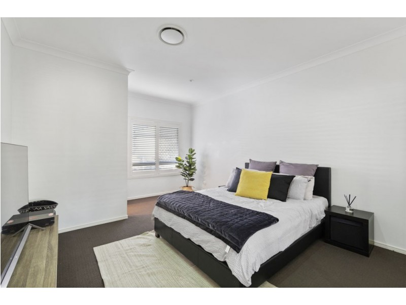 19 Lakeview Place, Springfield Lakes QLD 4300