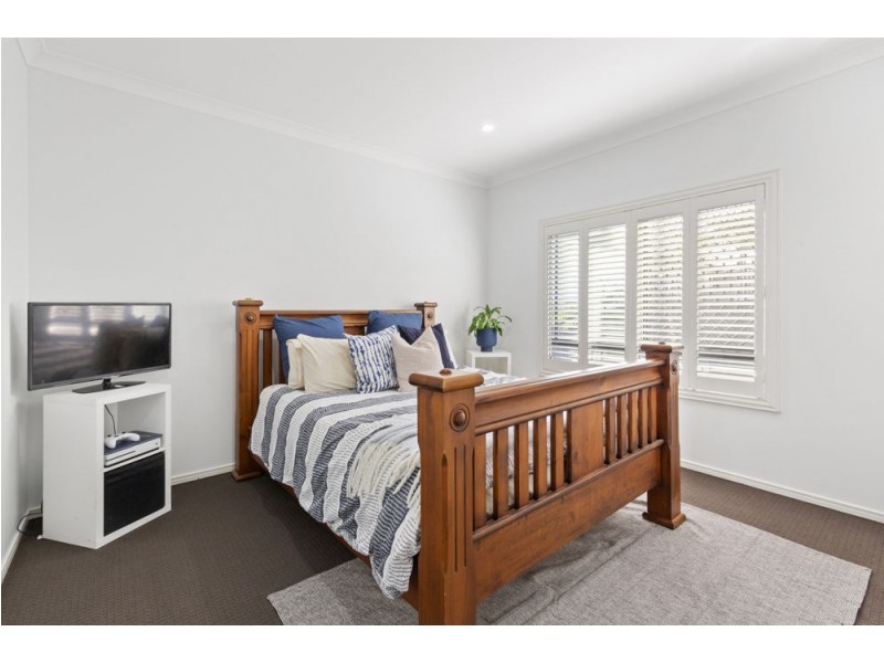 19 Lakeview Place, Springfield Lakes QLD 4300