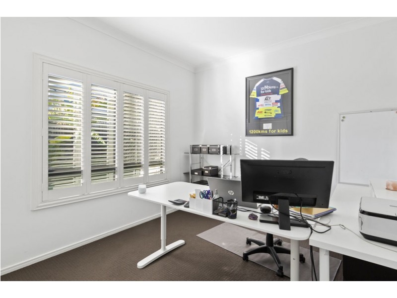 19 Lakeview Place, Springfield Lakes QLD 4300