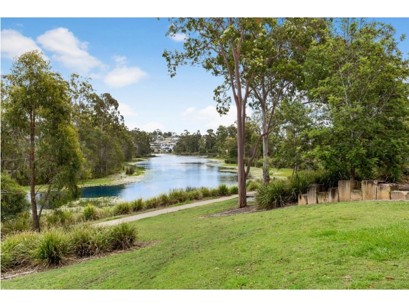19 Lakeview Place, Springfield Lakes QLD 4300