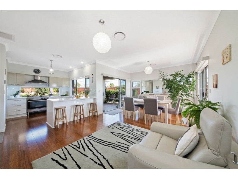 10 Quiet Court, Springfield Lakes QLD 4300