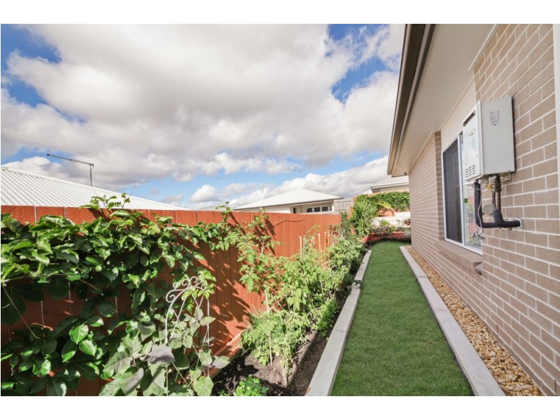 10 Quiet Court, Springfield Lakes QLD 4300