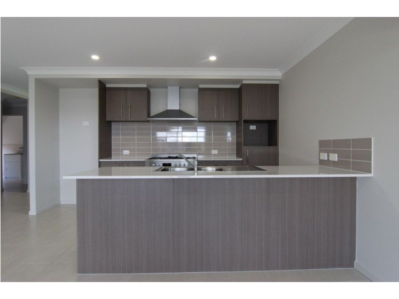 76 Falkland Street, Heathwood QLD 4110