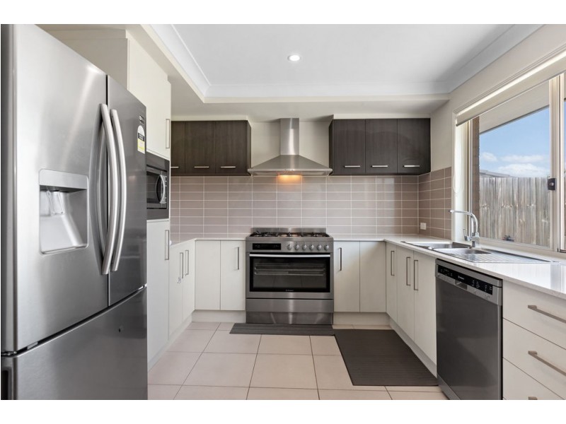 18 Elphinstone St, Doolandella QLD 4077