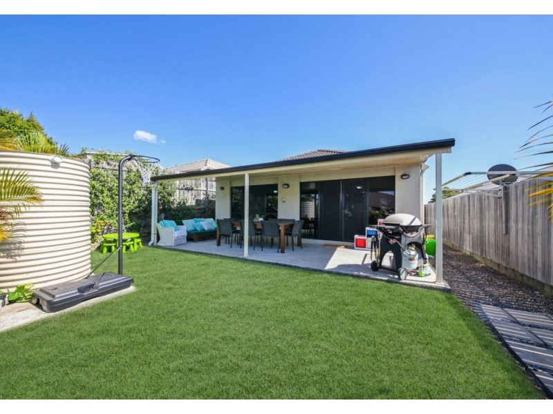 8 Riverside Ct, Springfield Lakes QLD 4300