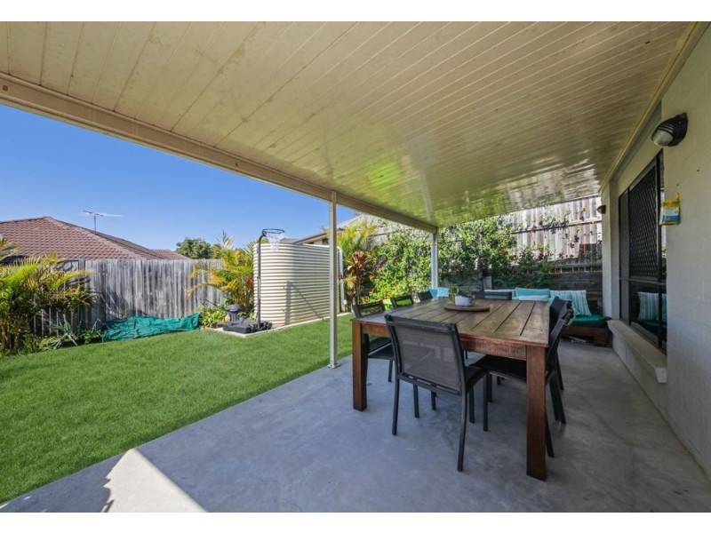 8 Riverside Ct, Springfield Lakes QLD 4300