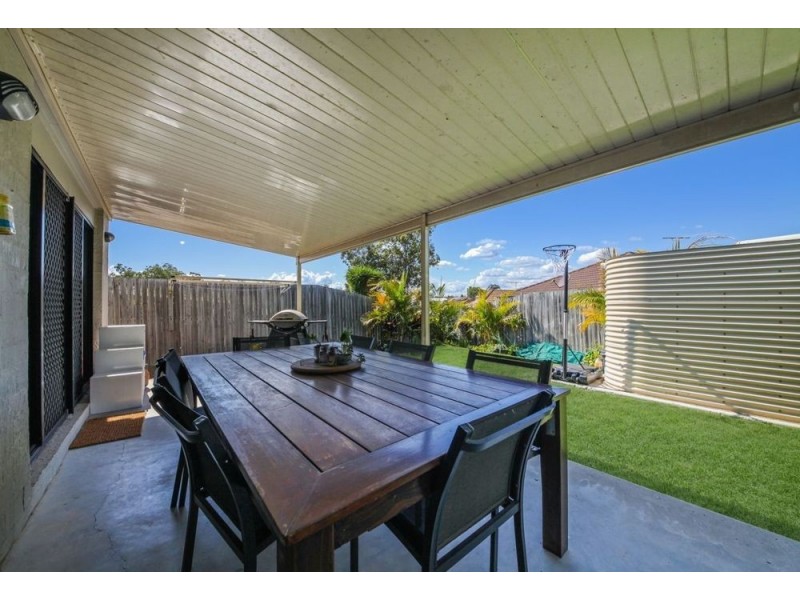 8 Riverside Ct, Springfield Lakes QLD 4300