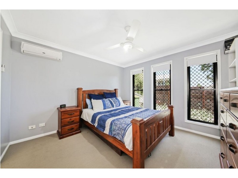 8 Riverside Ct, Springfield Lakes QLD 4300