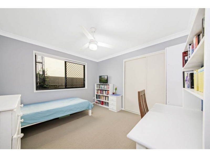 8 Riverside Ct, Springfield Lakes QLD 4300