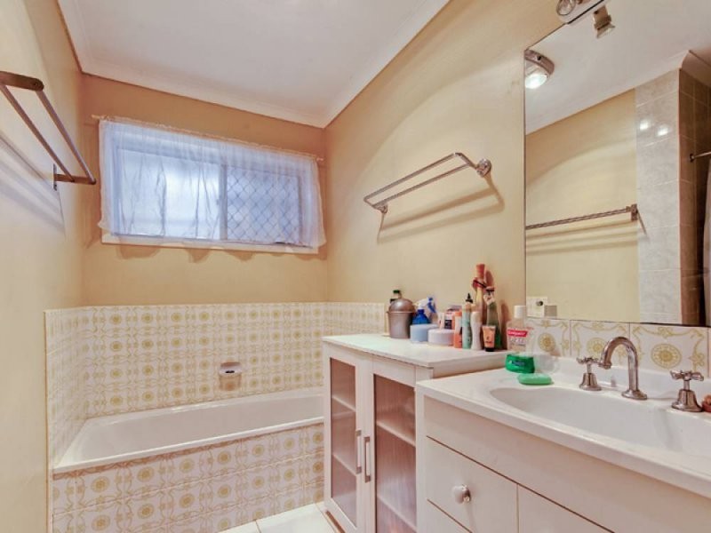 6 Dargie Avenue, Collingwood Park QLD 4301