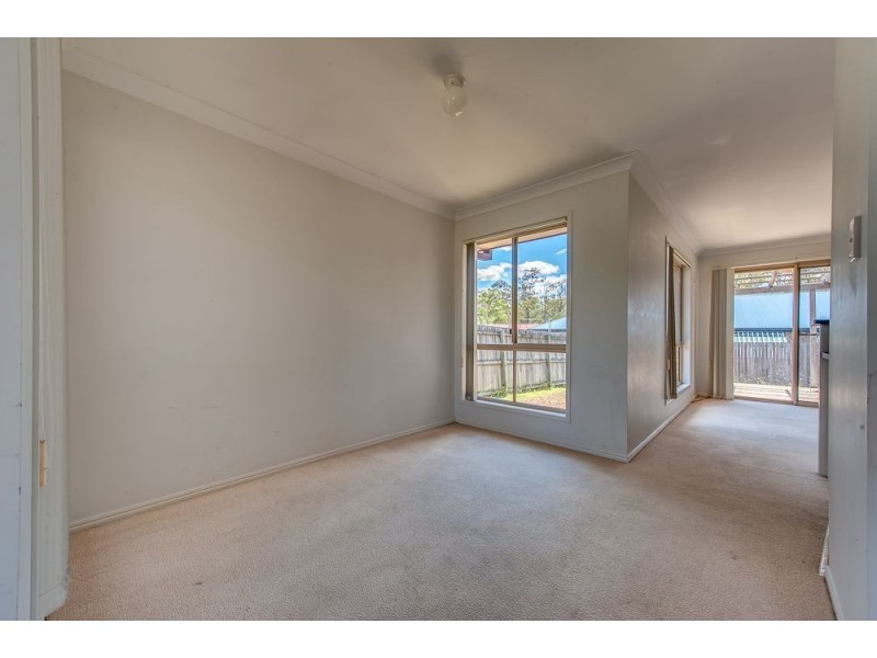 6 Mistletoe Court, Camira QLD 4300