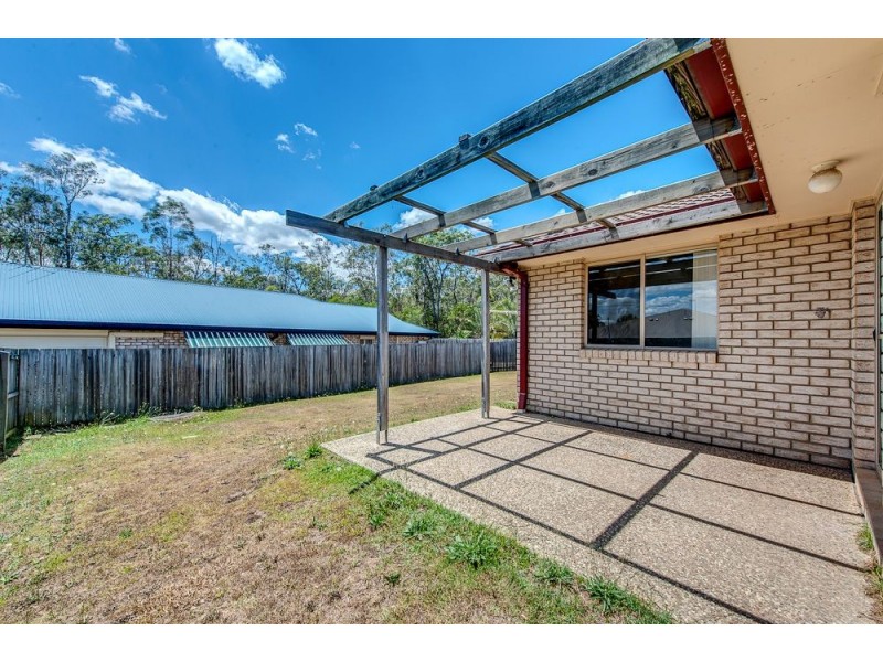 6 Mistletoe Court, Camira QLD 4300