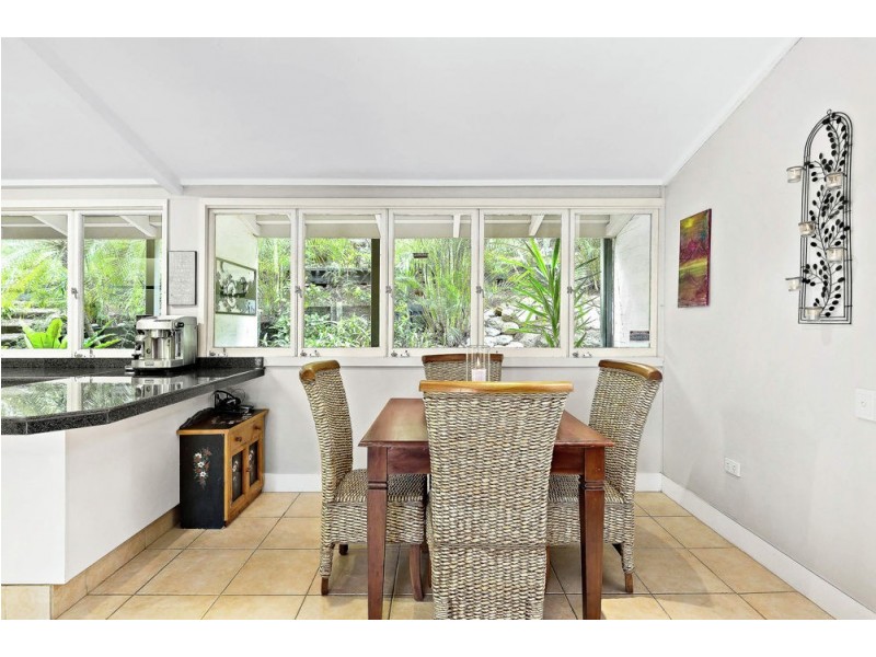 1 Macarthur Court, Mount Ommaney QLD 4074