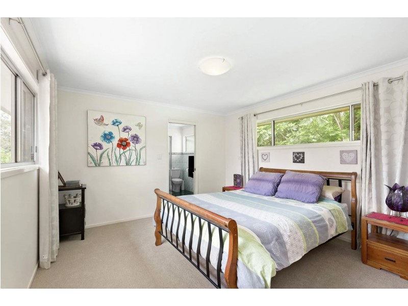 1 Macarthur Court, Mount Ommaney QLD 4074