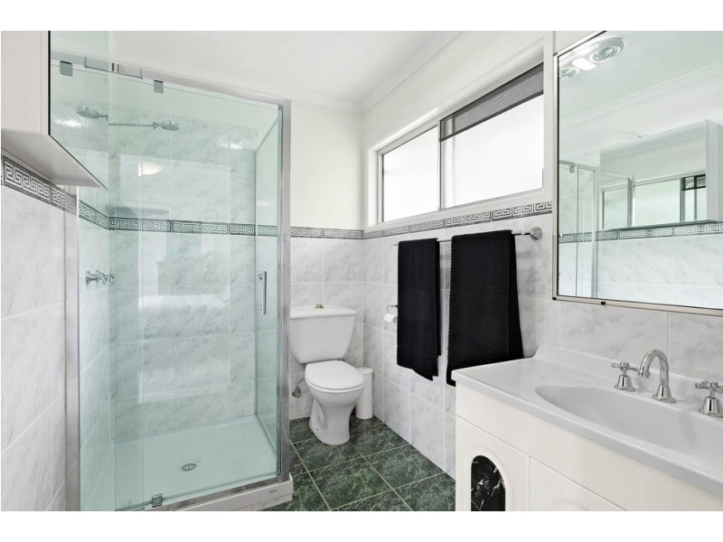 1 Macarthur Court, Mount Ommaney QLD 4074