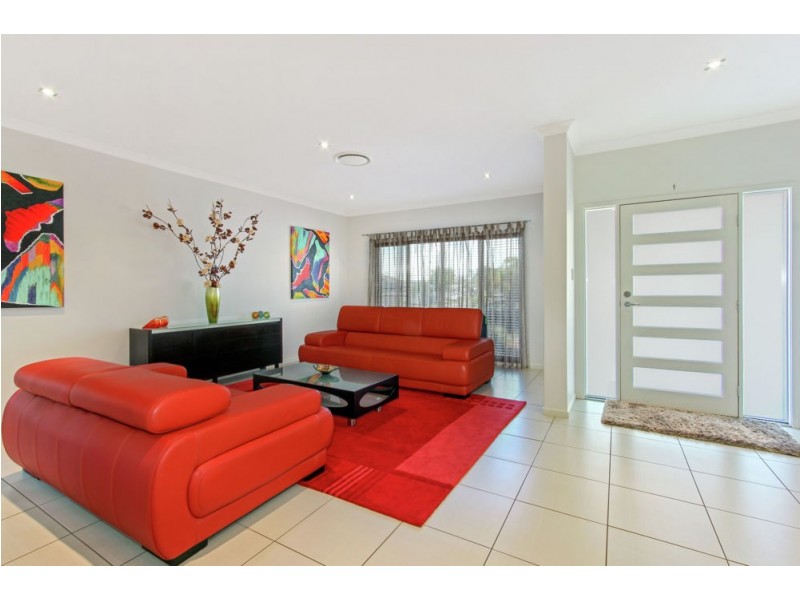 91 Parkwood Drive, Heathwood QLD 4110