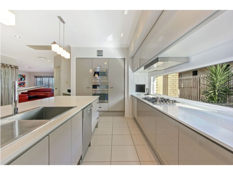 91 Parkwood Drive, Heathwood QLD 4110