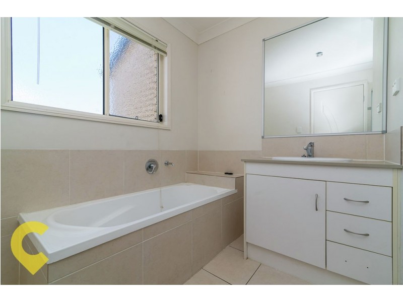 33 Storr Circuit, Goodna QLD 4300