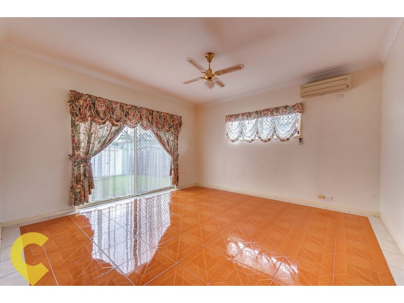 60 Lakeside Cr, Forest Lake QLD 4078