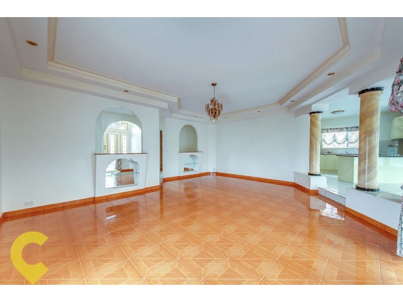 60 Lakeside Cr, Forest Lake QLD 4078