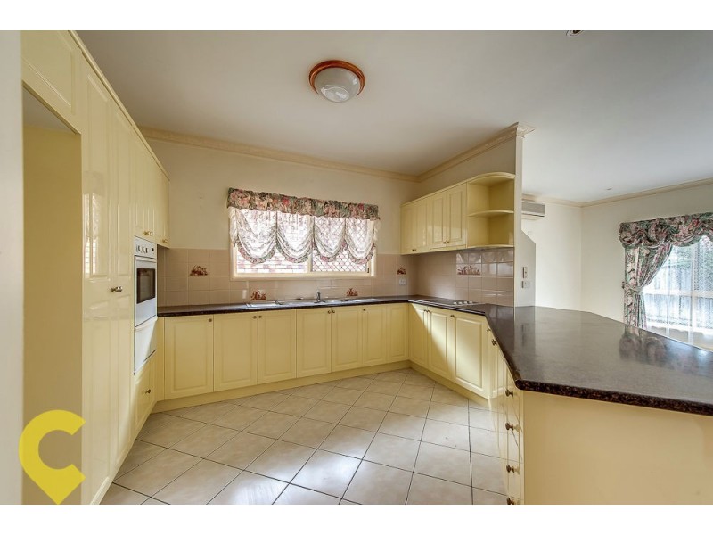 60 Lakeside Cr, Forest Lake QLD 4078