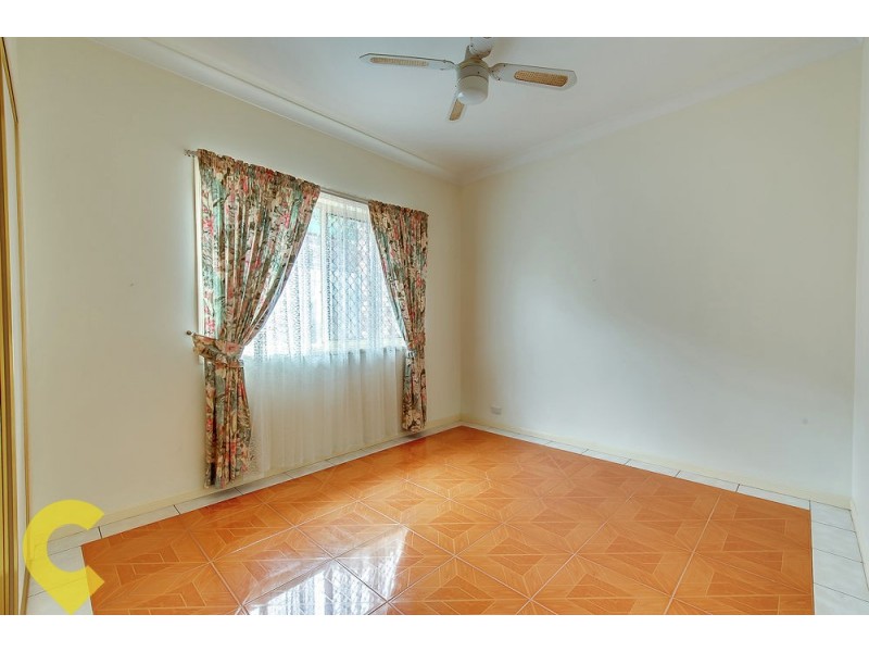 60 Lakeside Cr, Forest Lake QLD 4078