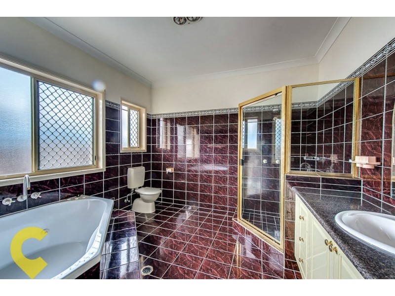 60 Lakeside Cr, Forest Lake QLD 4078