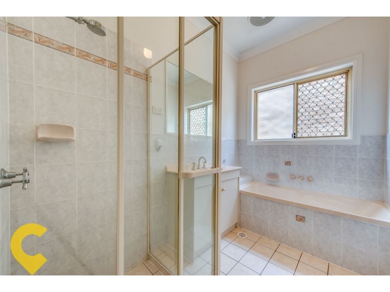 4 Queens Court, Forest Lake QLD 4078