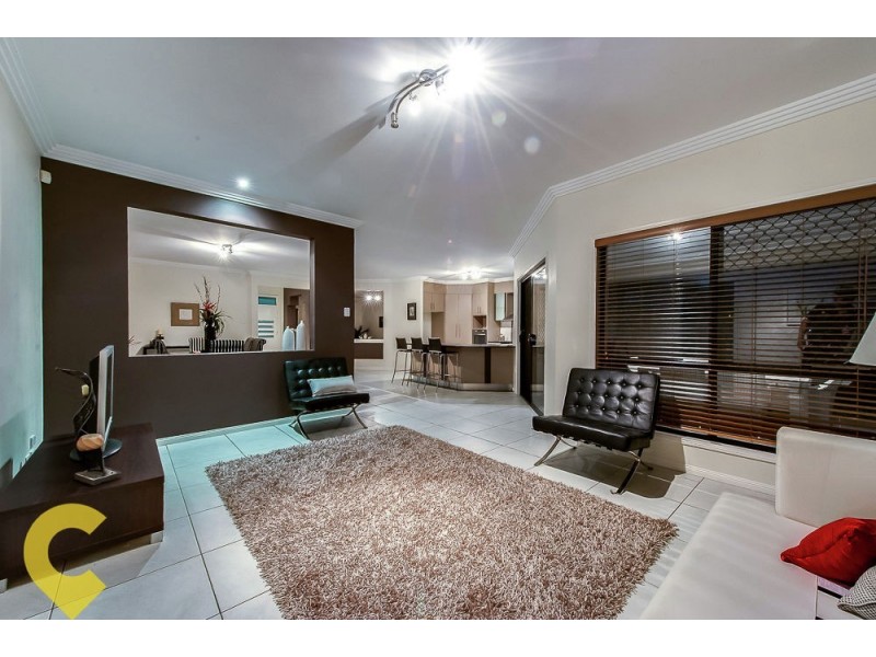 8 Aspen St, Heathwood QLD 4110