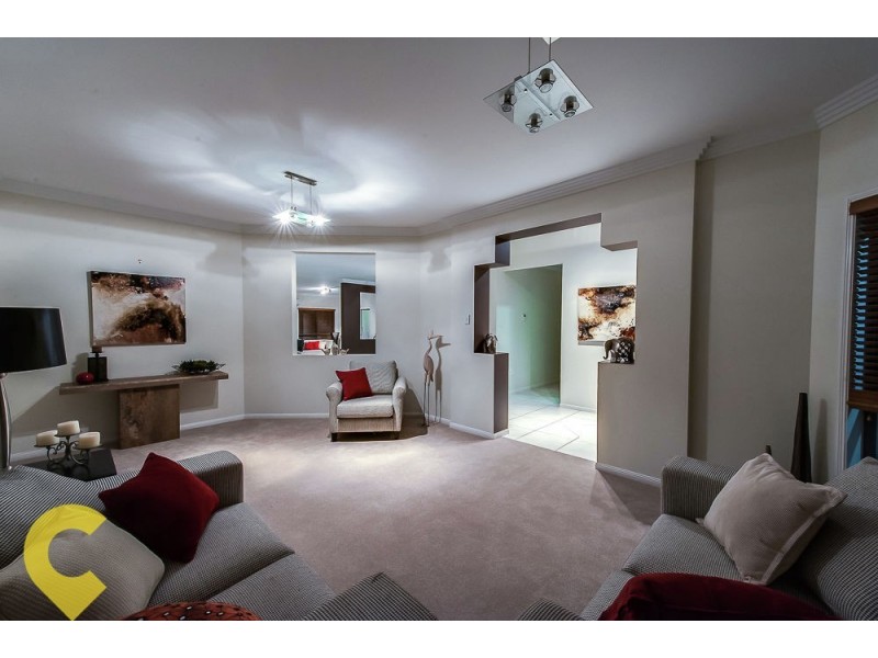 8 Aspen St, Heathwood QLD 4110