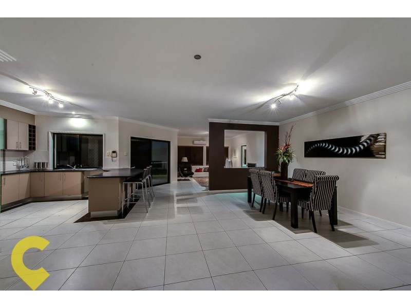 8 Aspen St, Heathwood QLD 4110